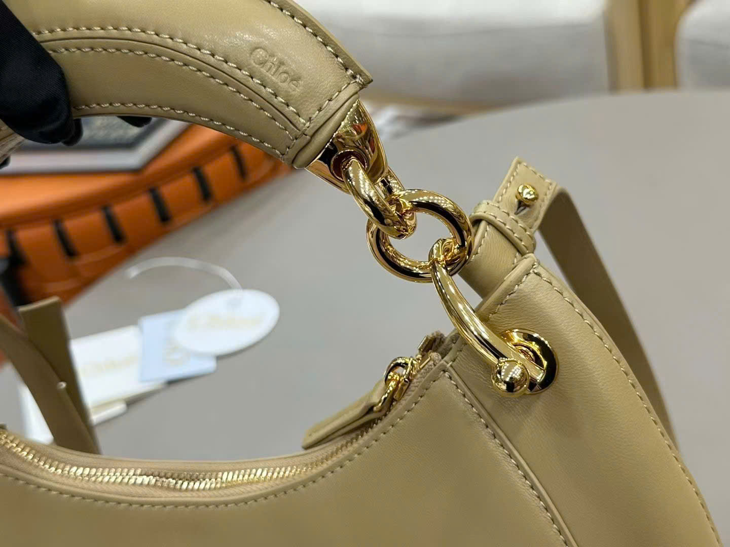 Chloé Banana Zipped Hobo Bag 31cm - Image 8