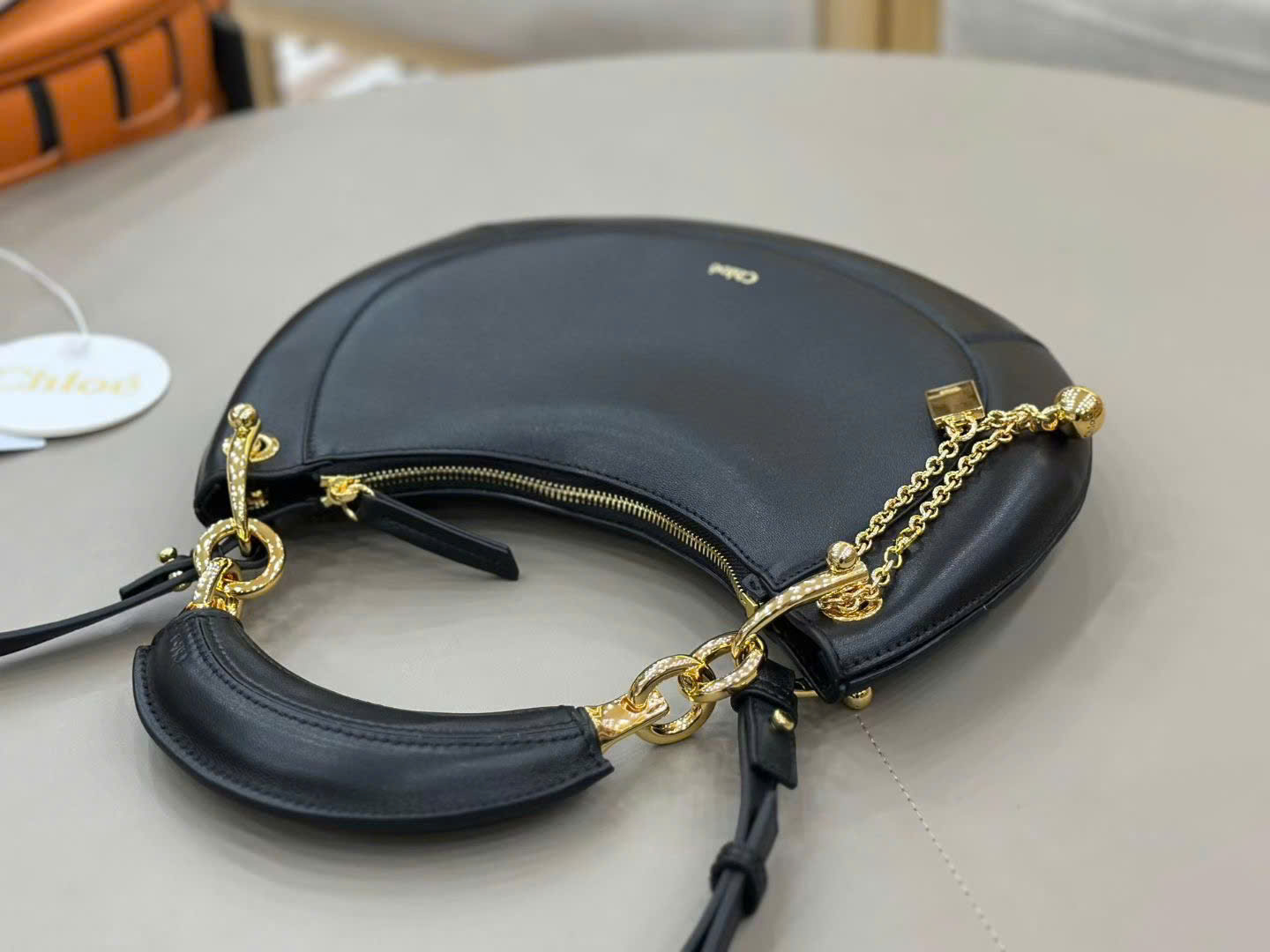 Chloé Banana Zipped Hobo Bag 31cm - Image 5