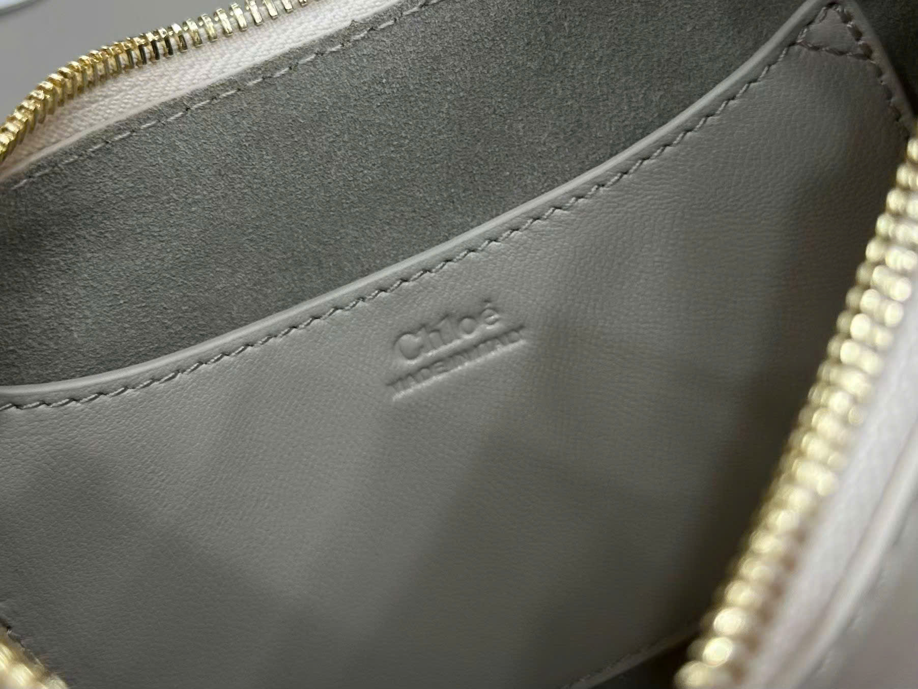 Chloé Banana Zipped Hobo Bag 31cm - Image 2