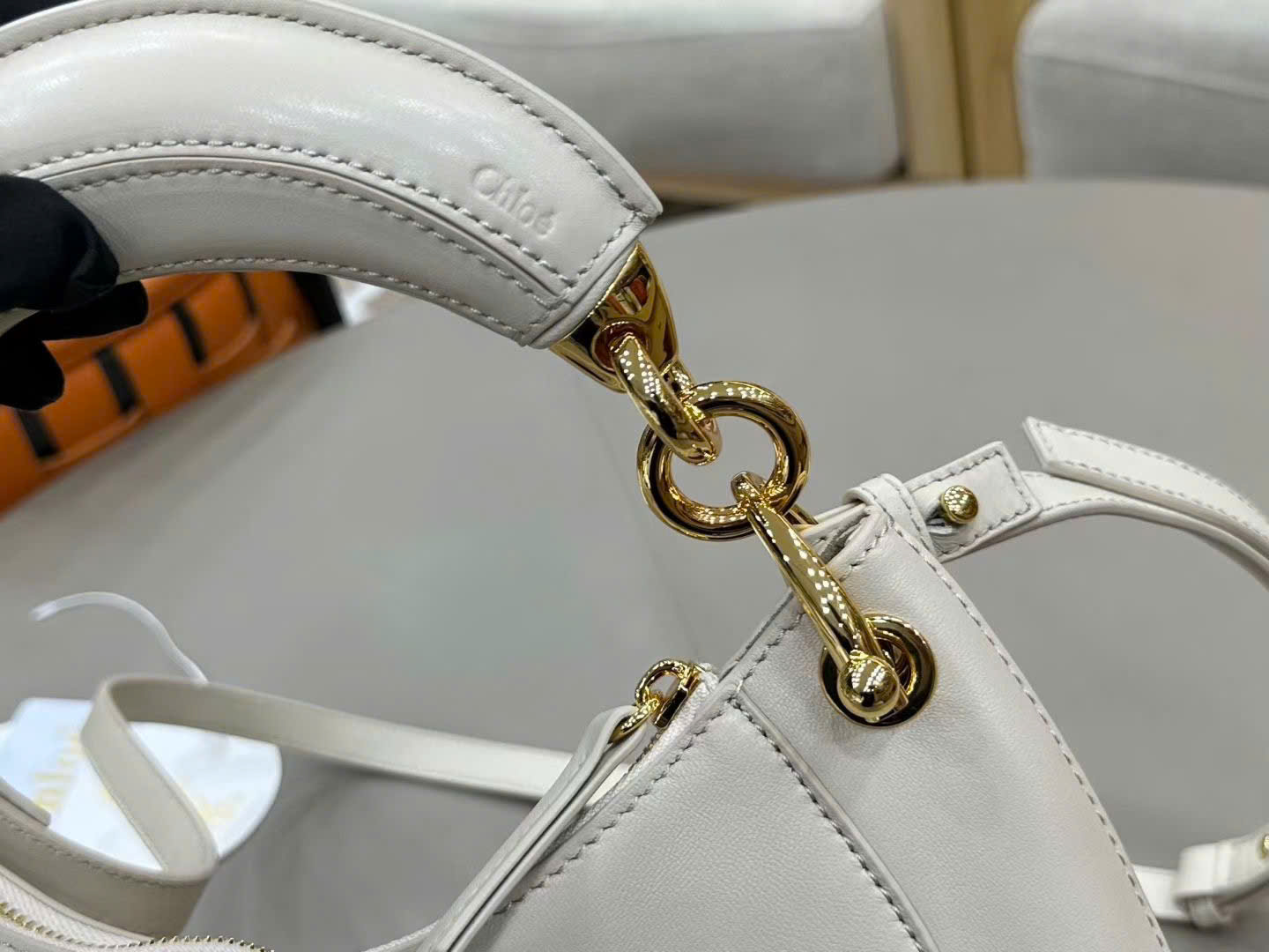 Chloé Banana Zipped Hobo Bag 31cm - Image 8