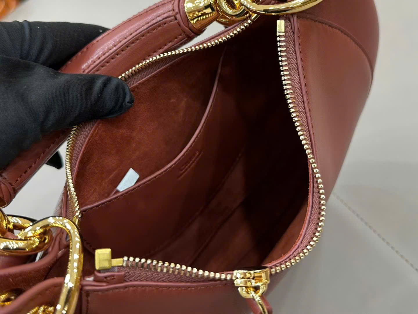 Chloé Banana Zipped Hobo Bag 31cm - Image 3