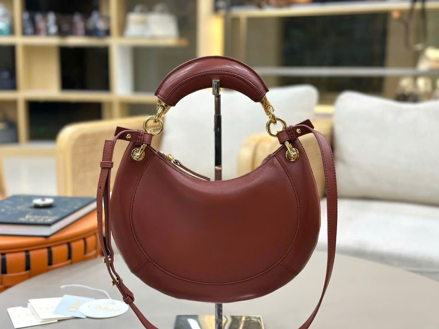 Chloé Banana Zipped Hobo Bag 31cm - Image 4