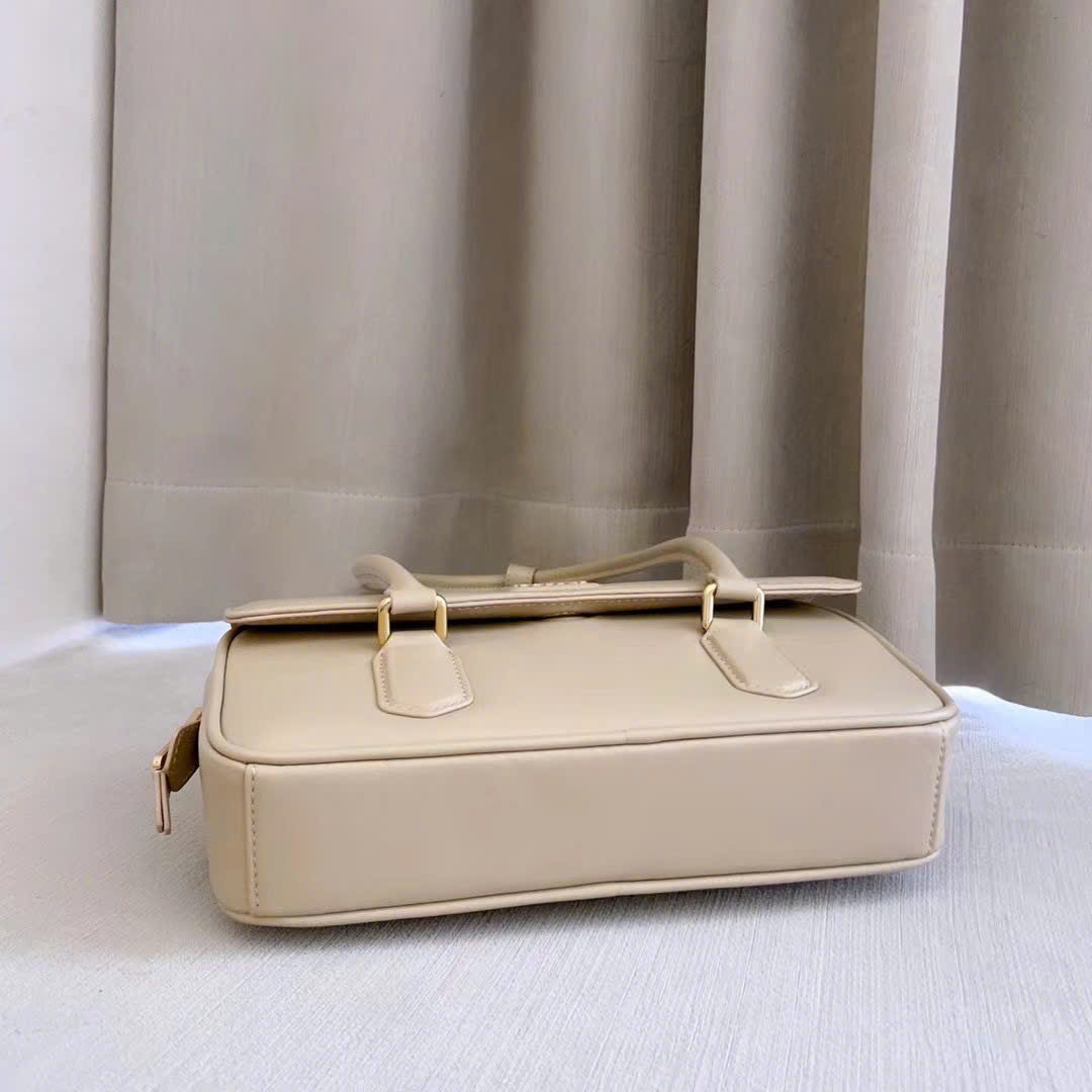 Miu Miu Chalk Arcadie Leather Bag 24cm - Image 7