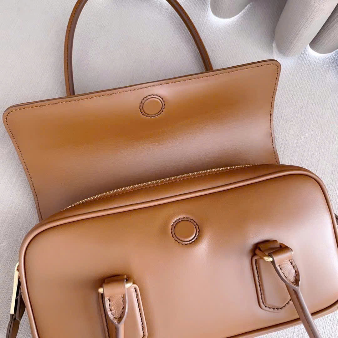 Miu Miu Chalk Arcadie Leather Bag 24cm - Image 4
