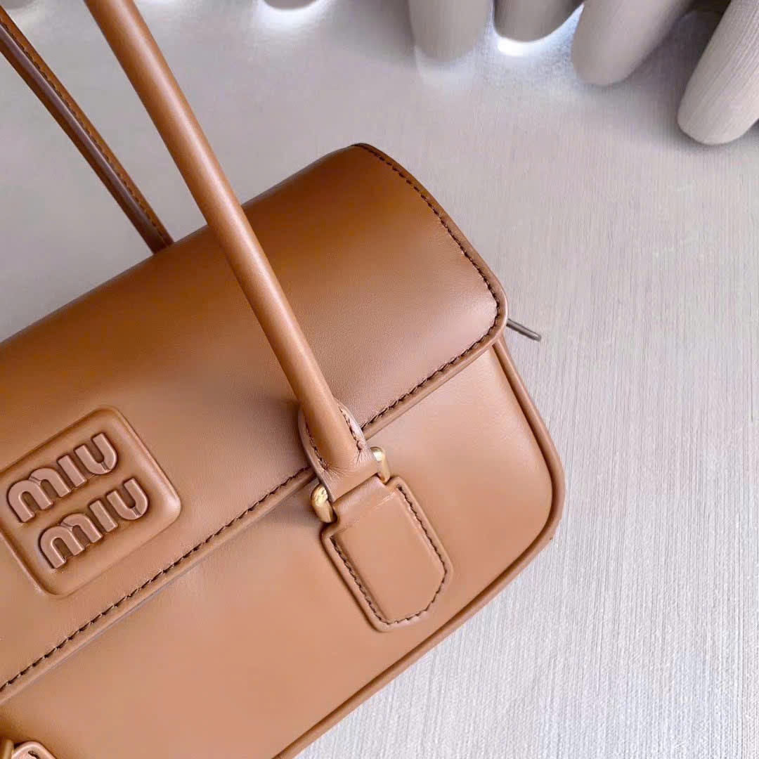 Miu Miu Chalk Arcadie Leather Bag 24cm - Image 6