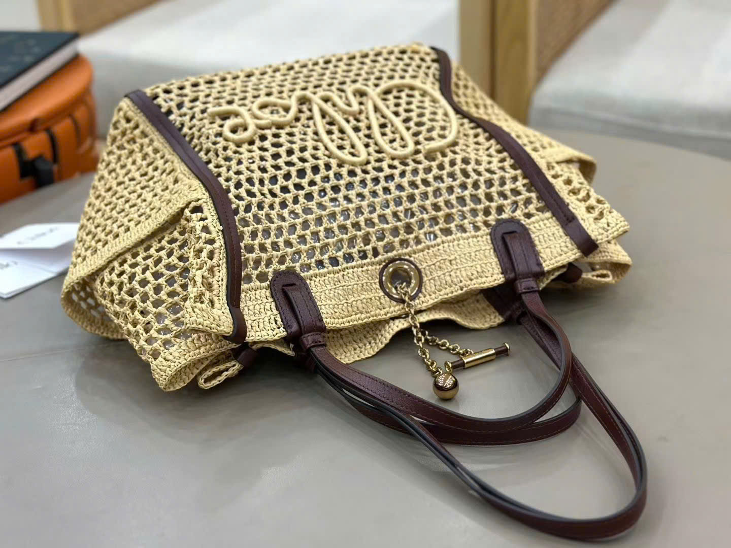 Chloé Iconic Raffia Tote Bag 28cm - Image 5