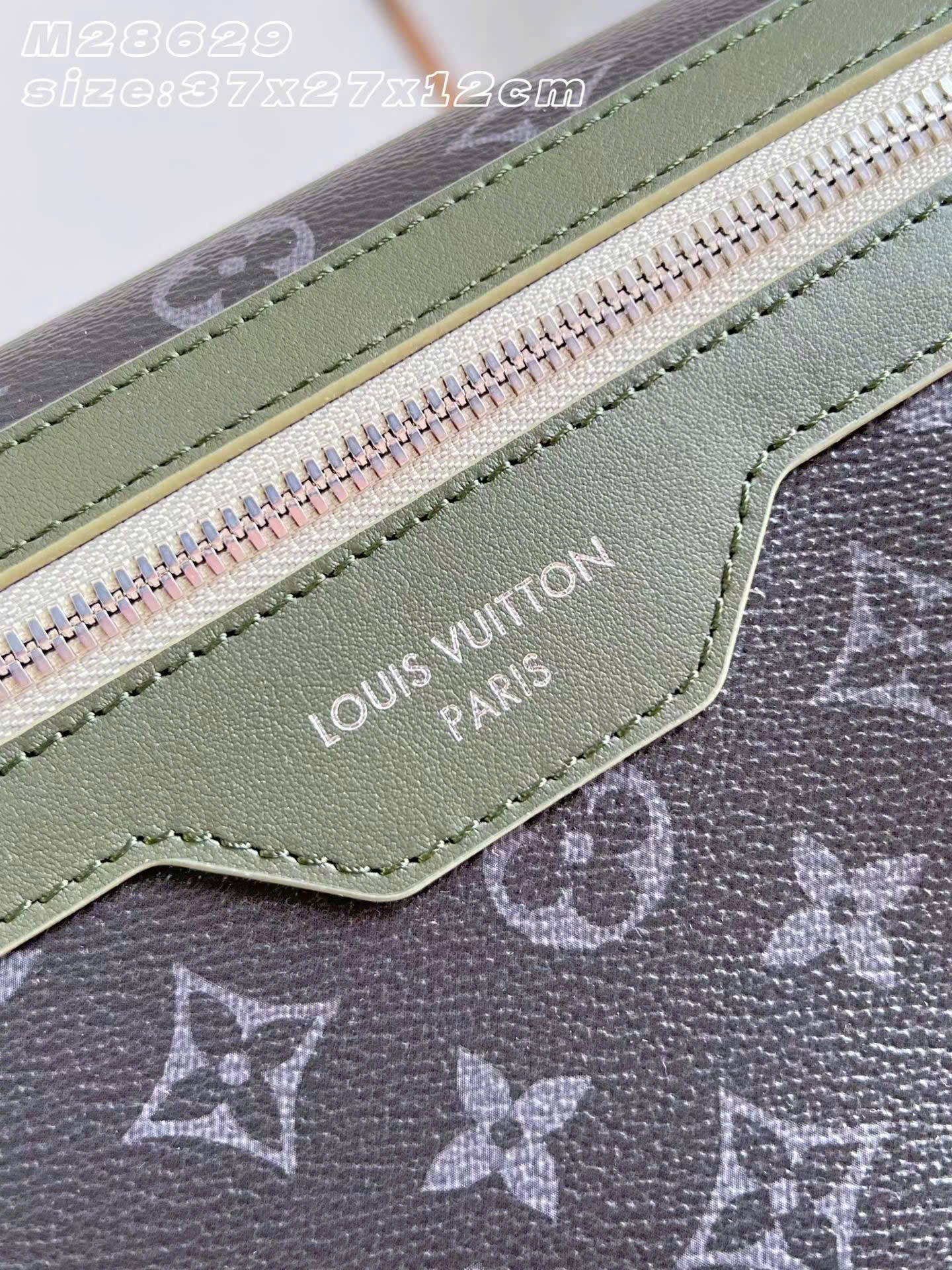 Louis Vuitton Courrier Messenger Bag 37cm - Image 3