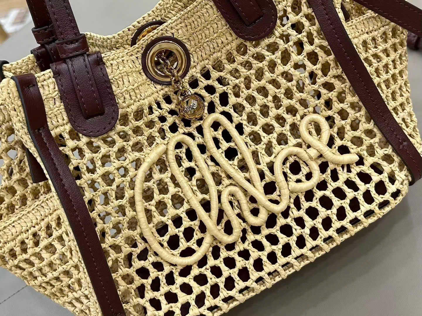Chloé Iconic Raffia Tote Bag 23cm - Image 2