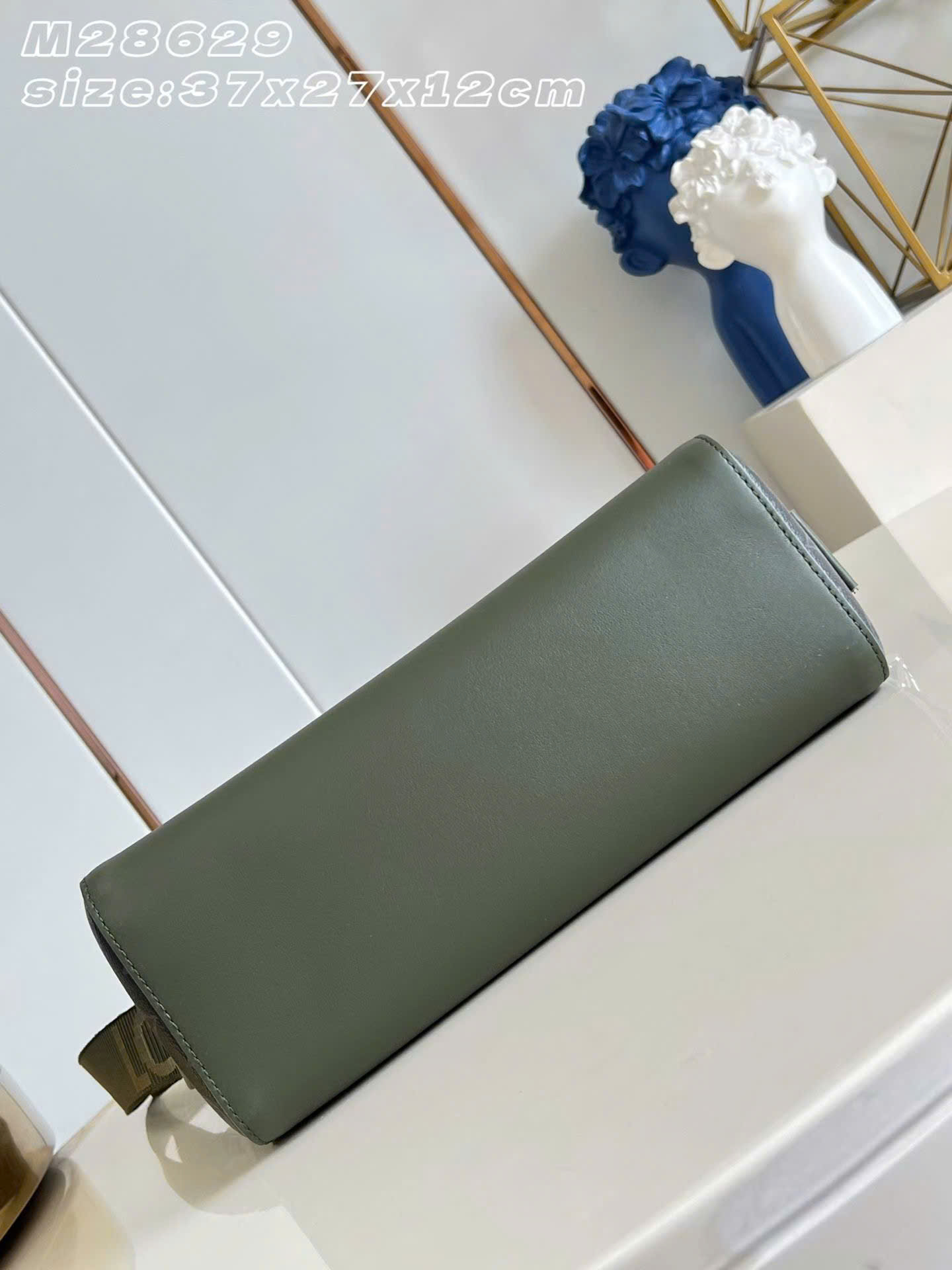 Louis Vuitton Courrier Messenger Bag 37cm - Image 8