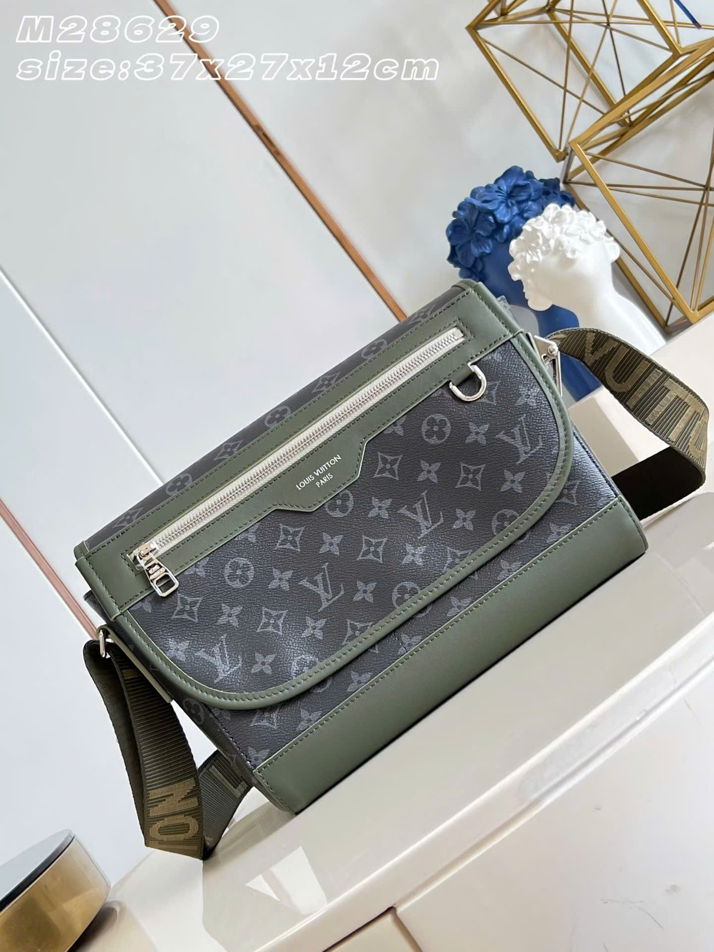 Louis Vuitton Courrier Messenger