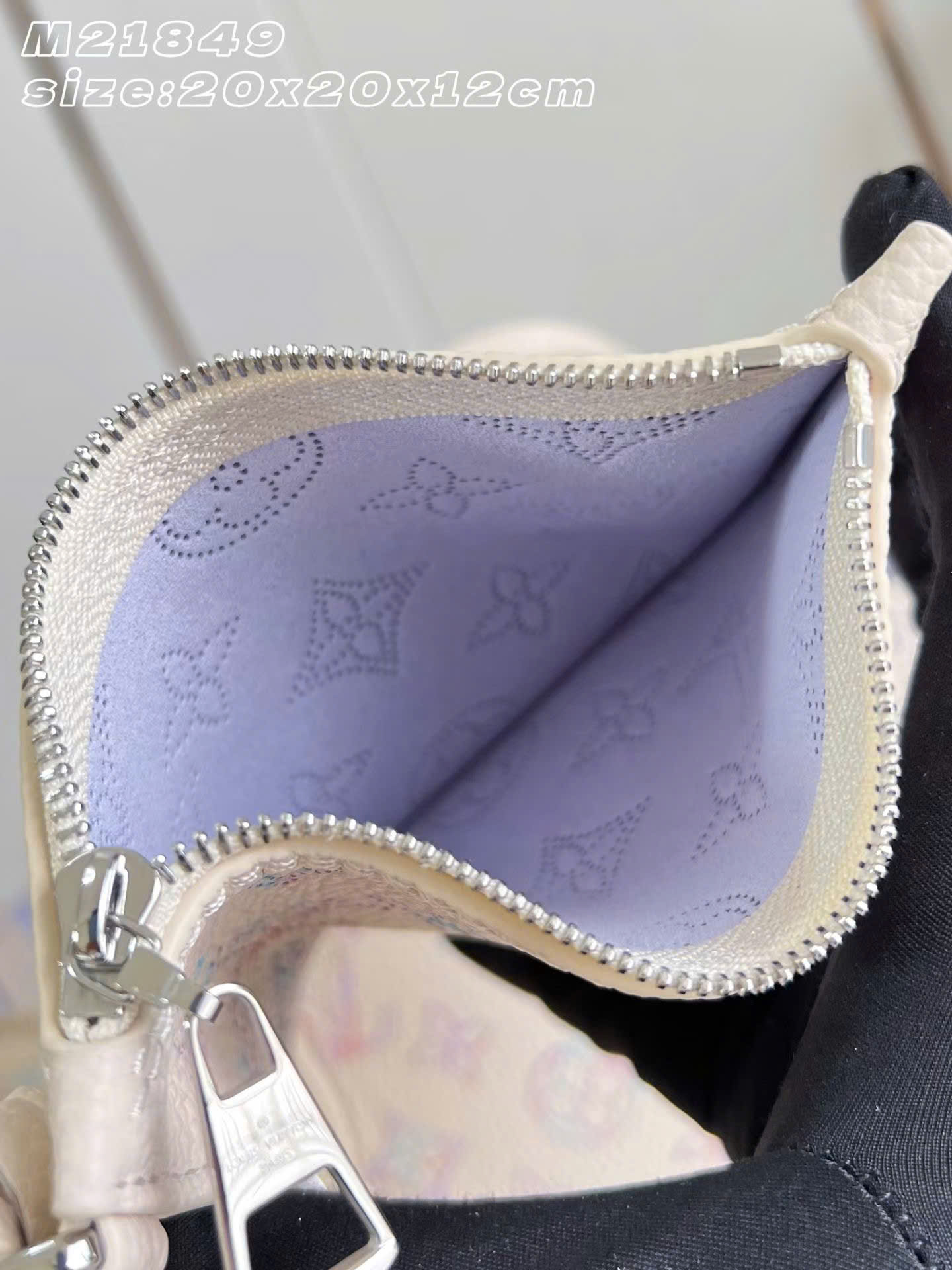 Louis Vuitton Blossom Tote Mahina Bag 20cm - Image 9