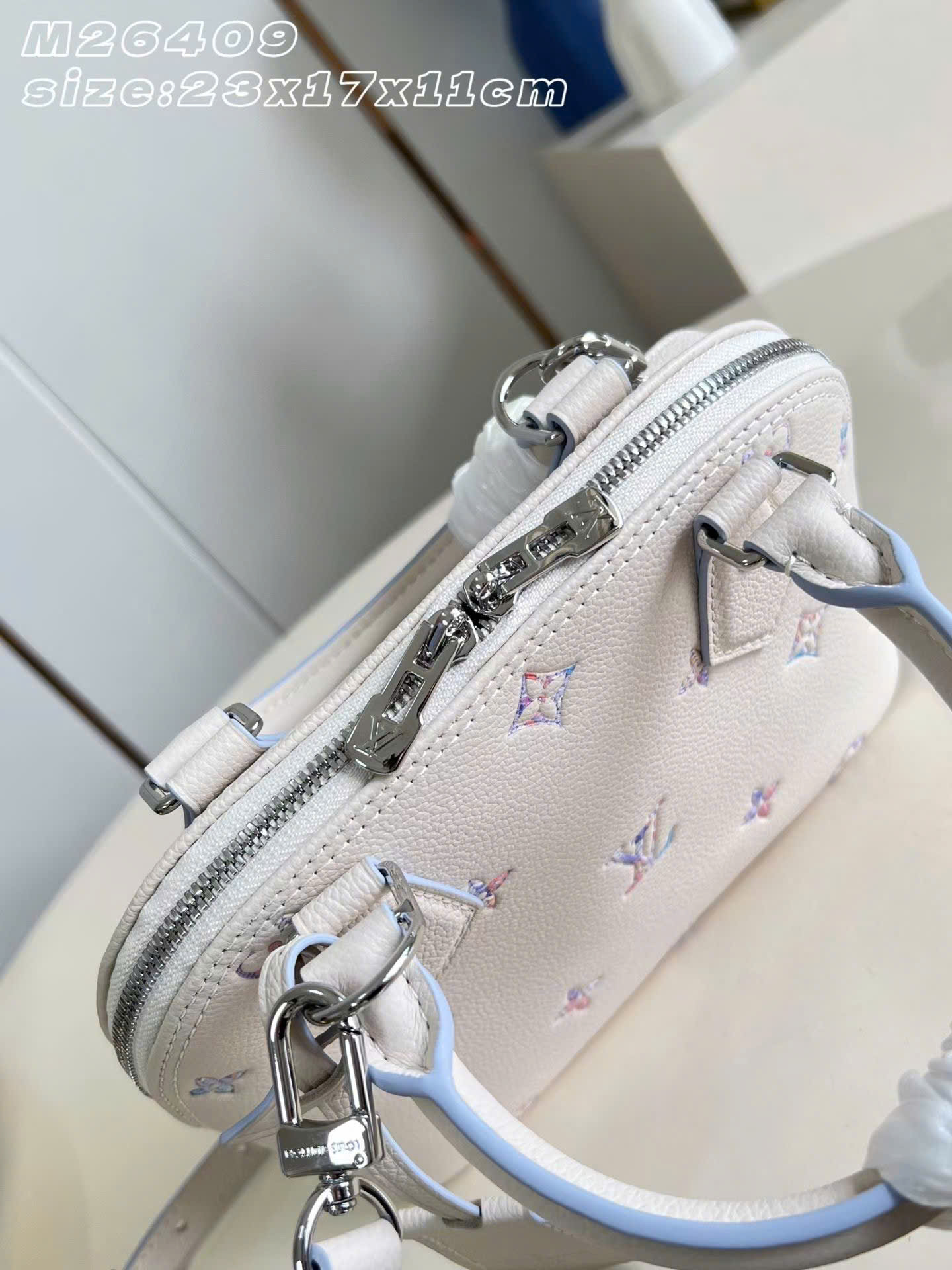Louis Vuitton Alma Monogram Bag 23.5cm - Image 7