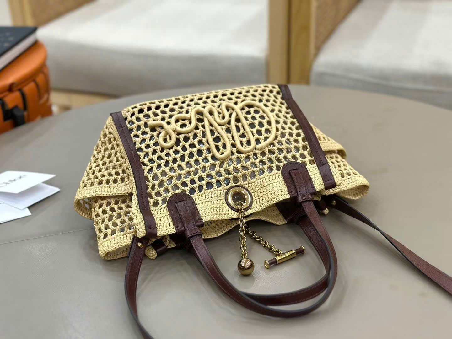 Chloé Iconic Raffia Tote Bag 23cm - Image 4