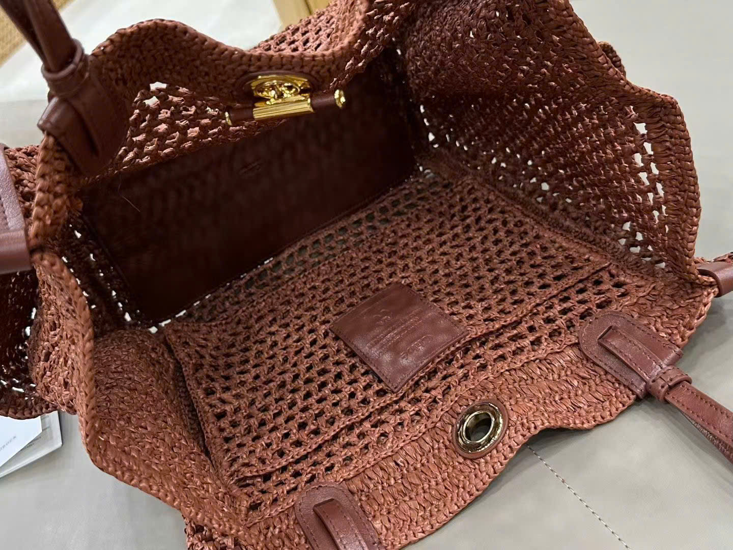 Chloé Iconic Raffia Tote Bag 28cm - Image 8