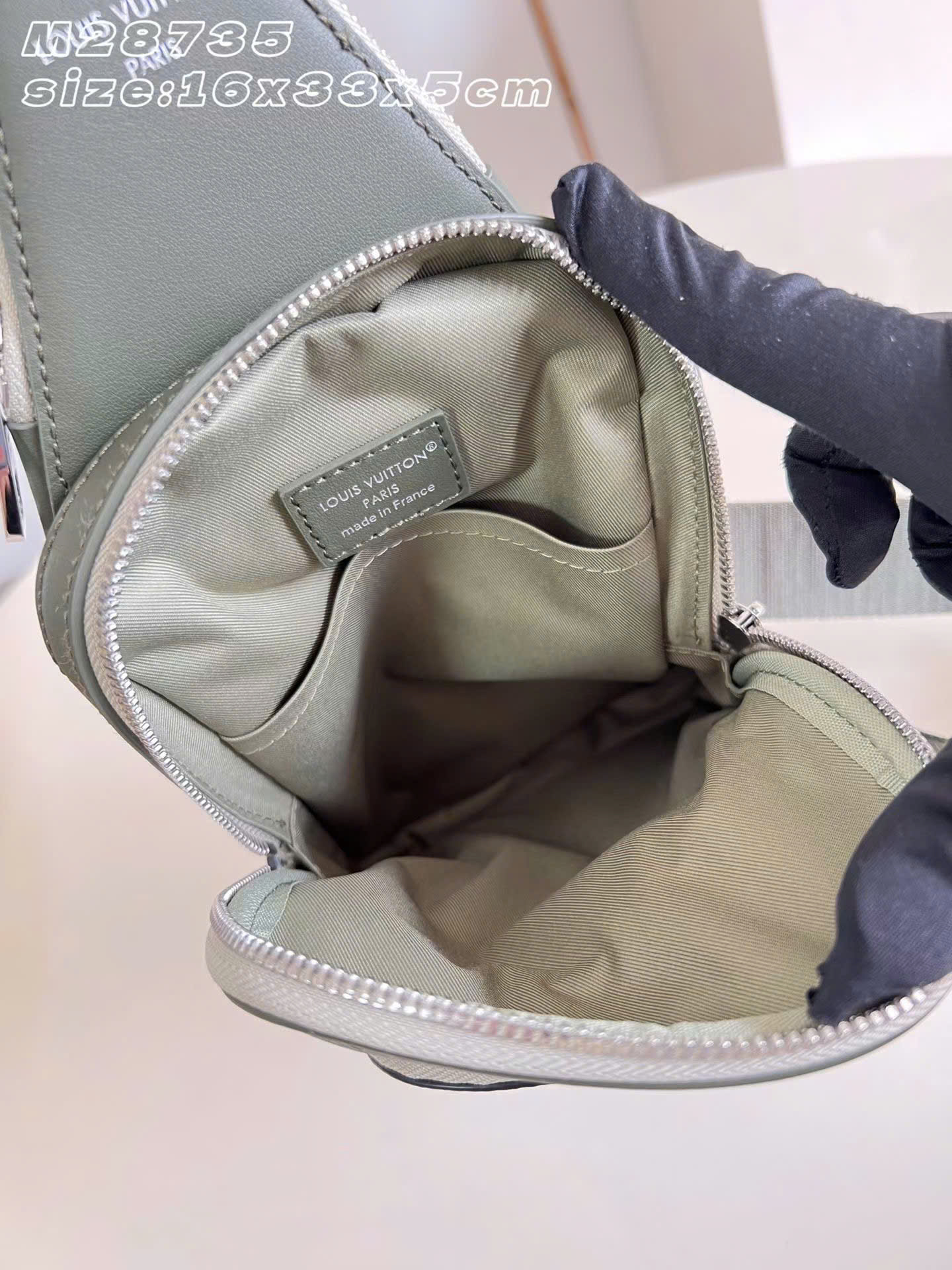 Louis Vuitton Monogram Avenue Slingbag 16cm - Image 8