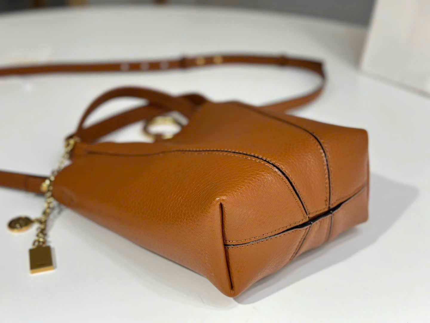 Chloé Small Spin Tote Bags 18cm - Image 7
