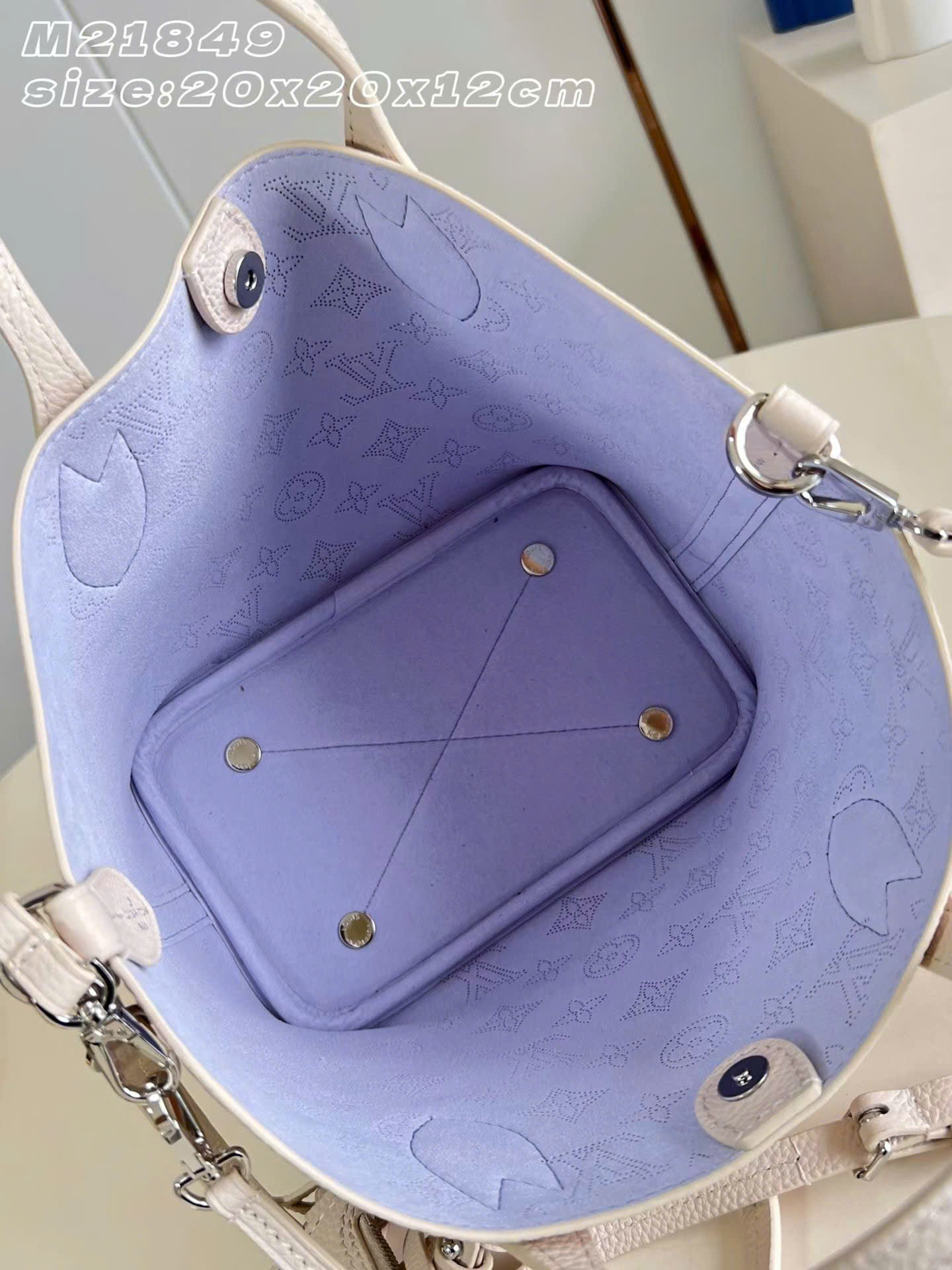 Louis Vuitton Blossom Tote Mahina Bag 20cm - Image 7