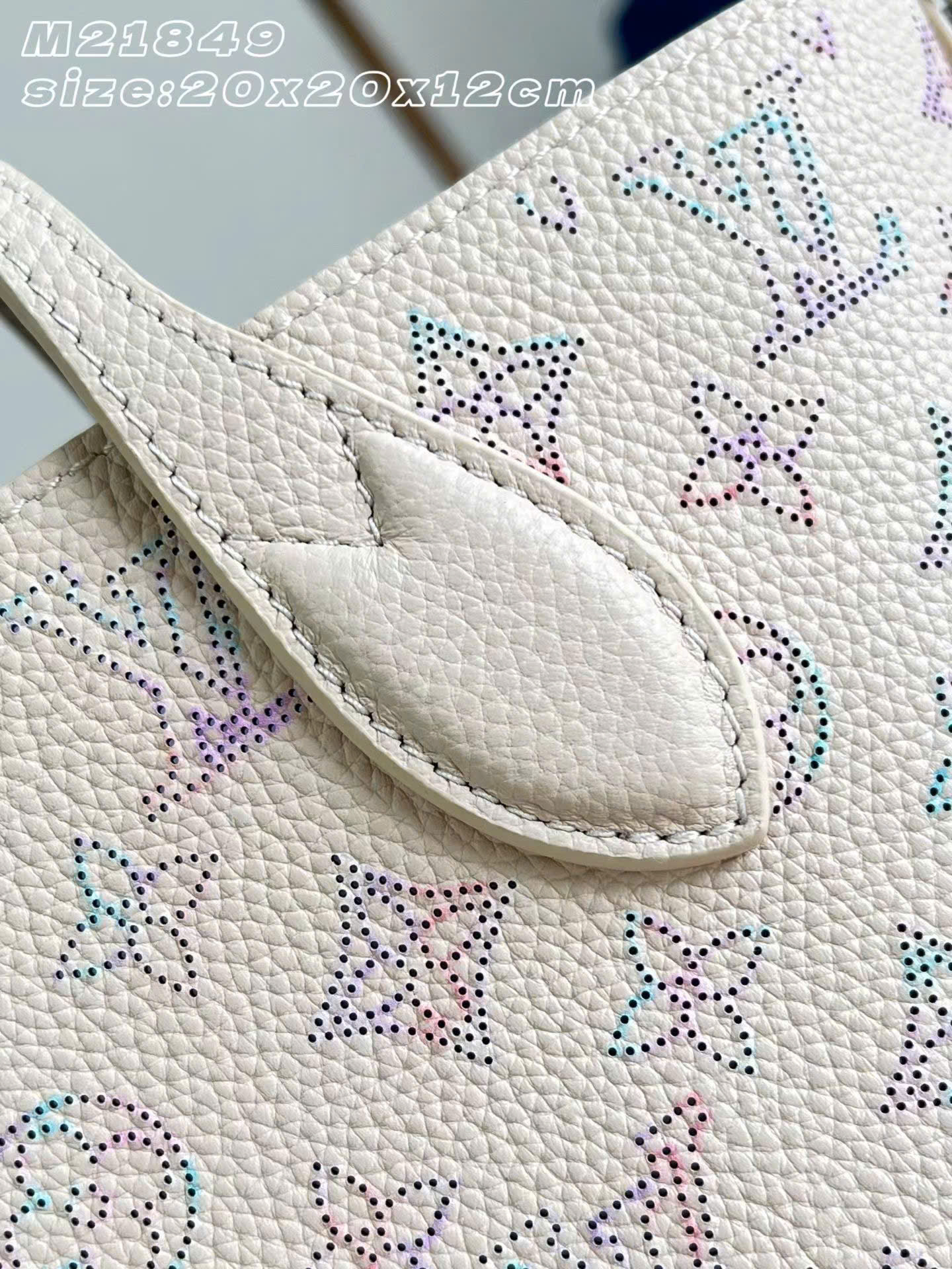 Louis Vuitton Blossom Tote Mahina Bag 20cm - Image 3