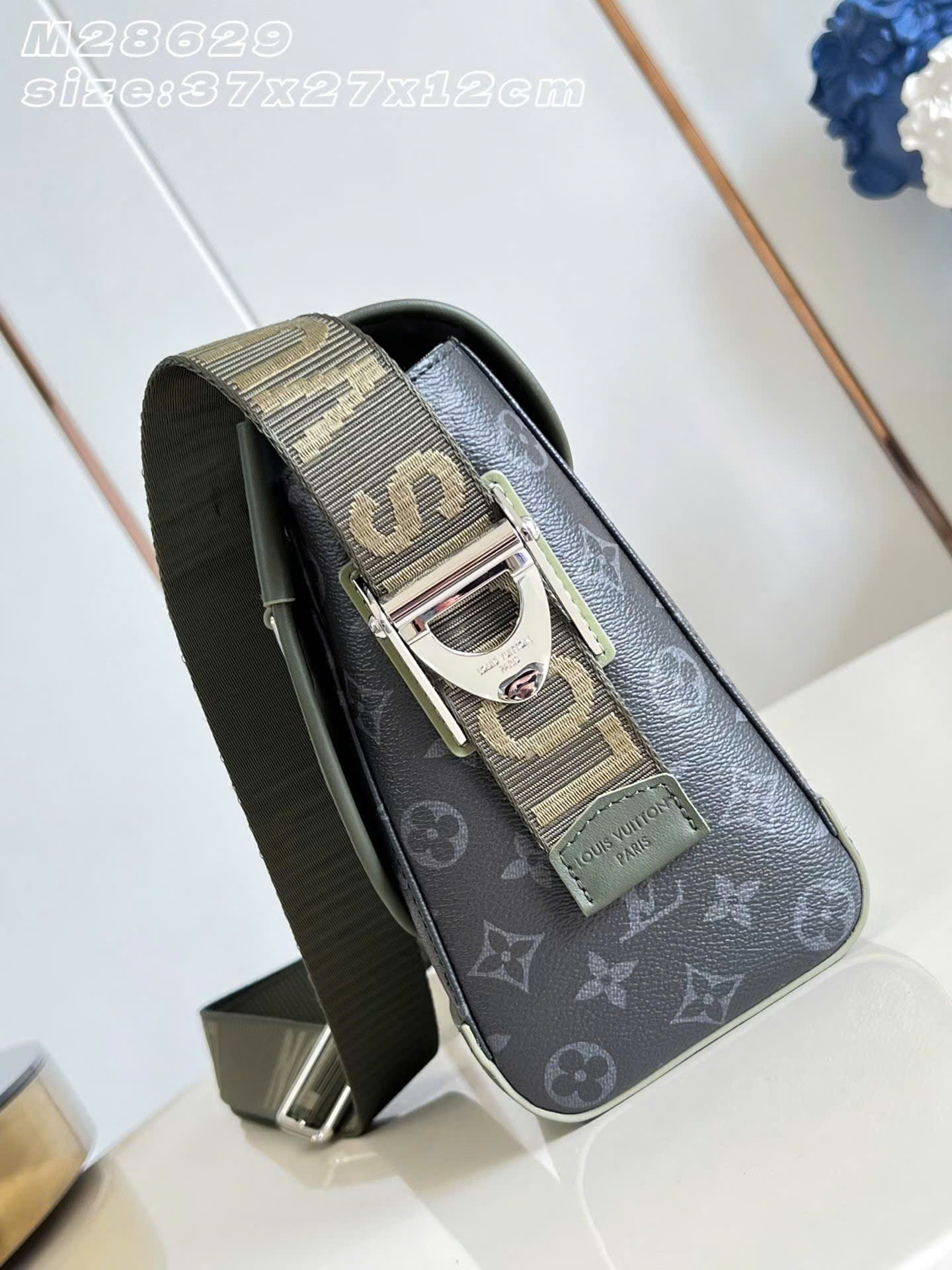 Louis Vuitton Courrier Messenger Bag 37cm - Image 6