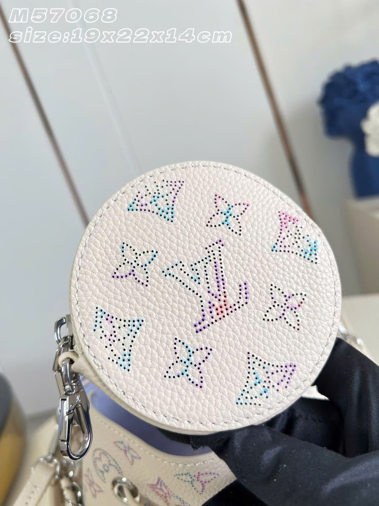 Louis Vuitton Link Quartz Bucket Bella Monogram Bag 19cm - Image 8