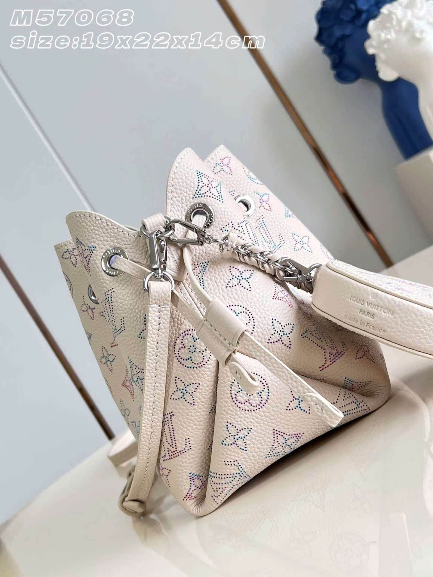 Louis Vuitton Link Quartz Bucket Bella Monogram Bag 19cm - Image 3