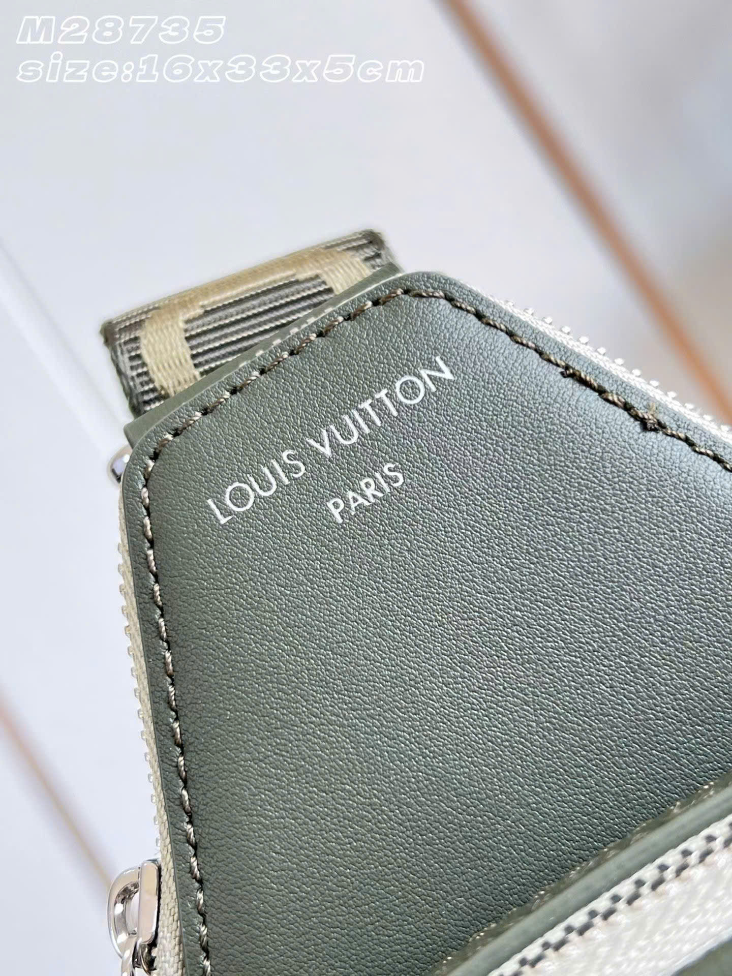 Louis Vuitton Monogram Avenue Slingbag 16cm - Image 2