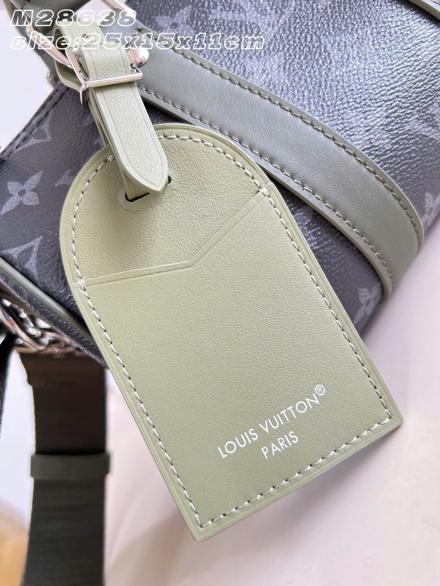 Louis Vuitton Keepall Bandoulière Monogram Eclipse Bag 25cm - Image 3