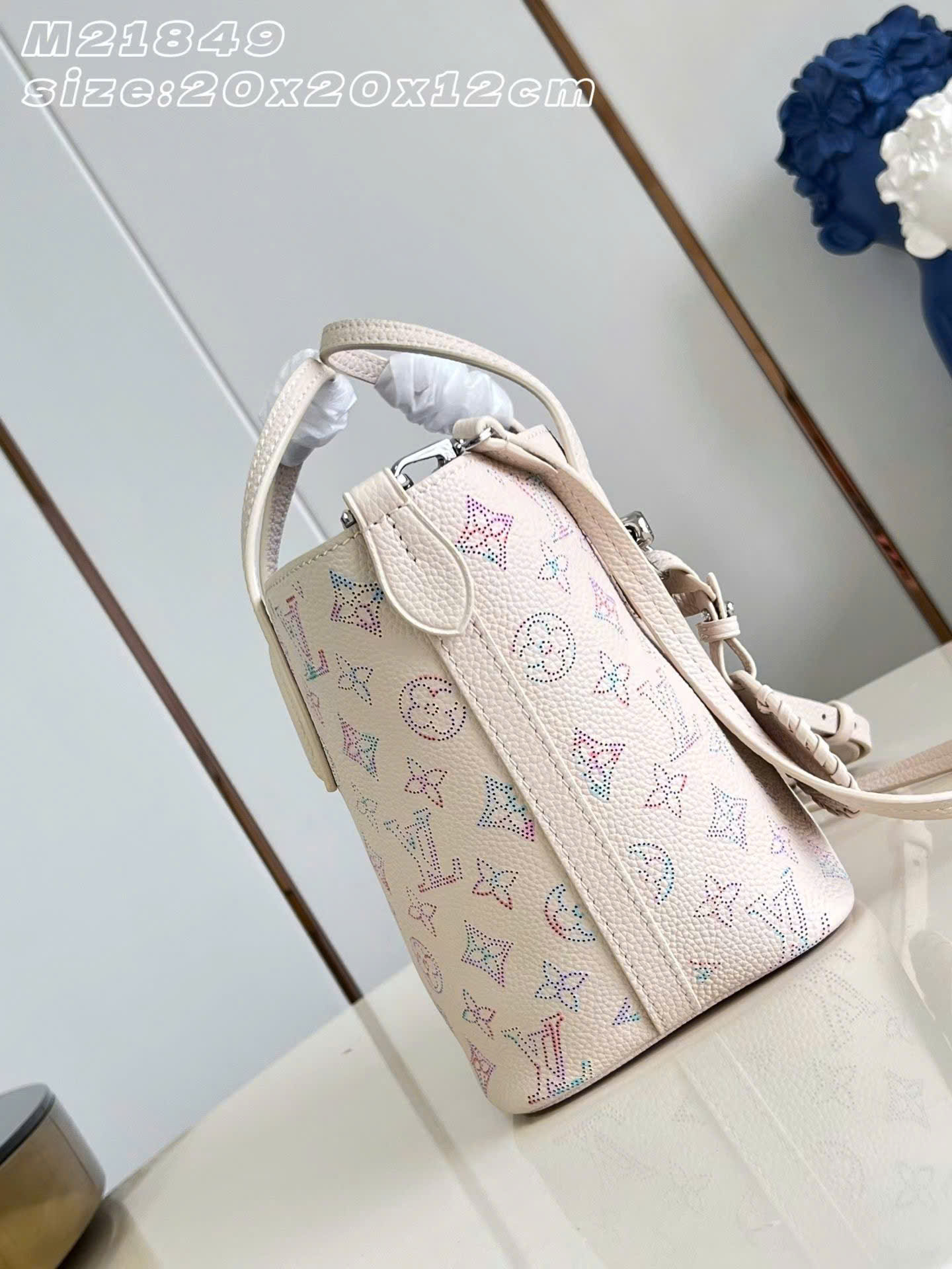 Louis Vuitton Blossom Tote Mahina Bag 20cm - Image 4