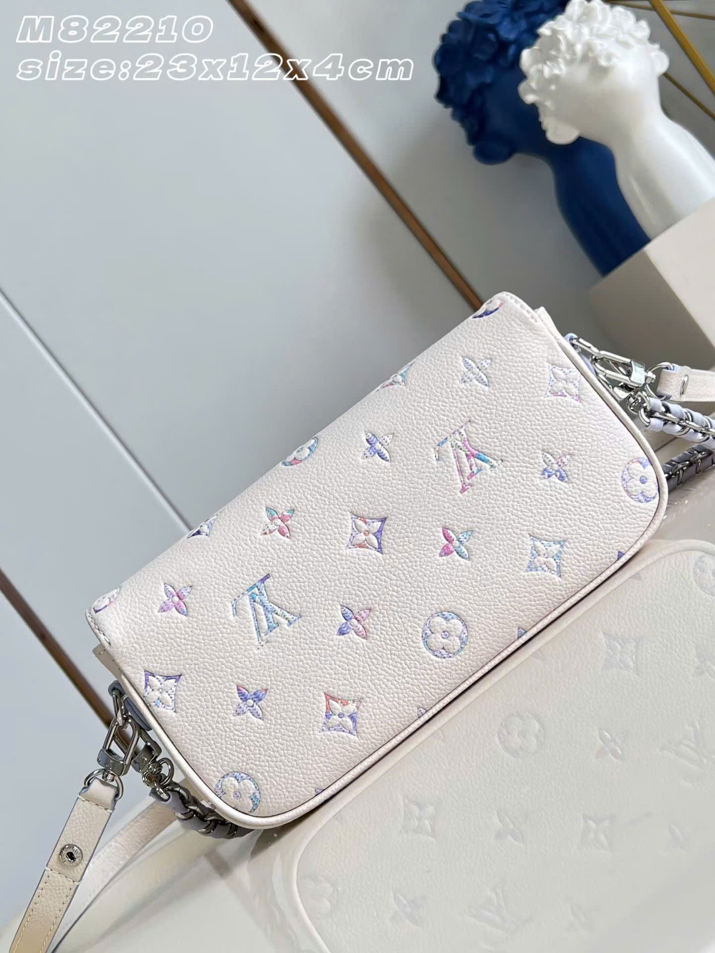 Louis Vuitton Wallet On Chain Ivy Monogram Bag 23.5cm - Image 4