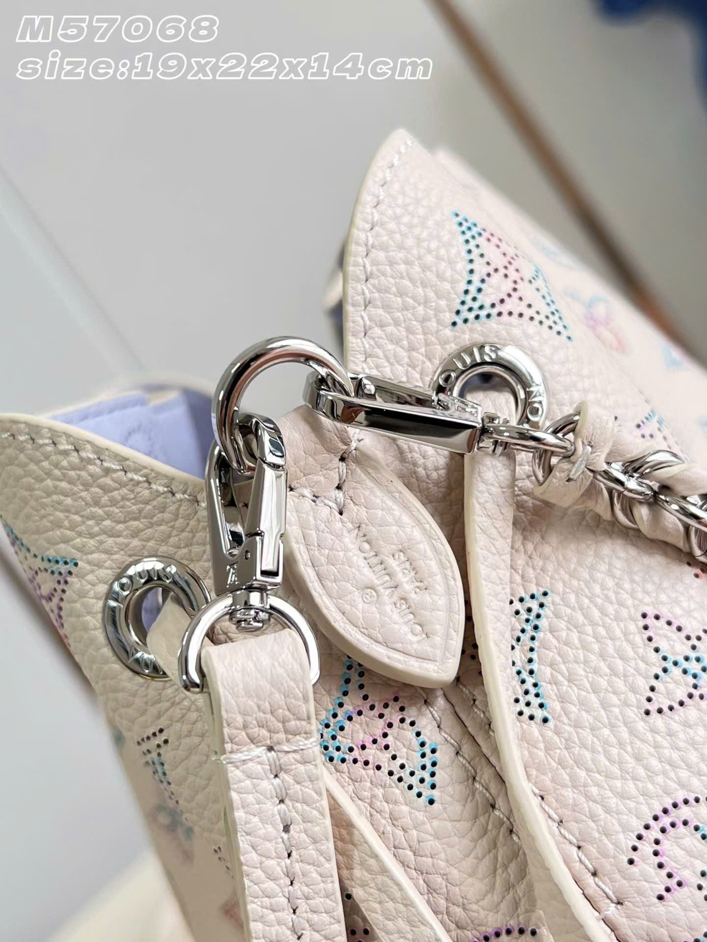 Louis Vuitton Link Quartz Bucket Bella Monogram Bag 19cm - Image 4